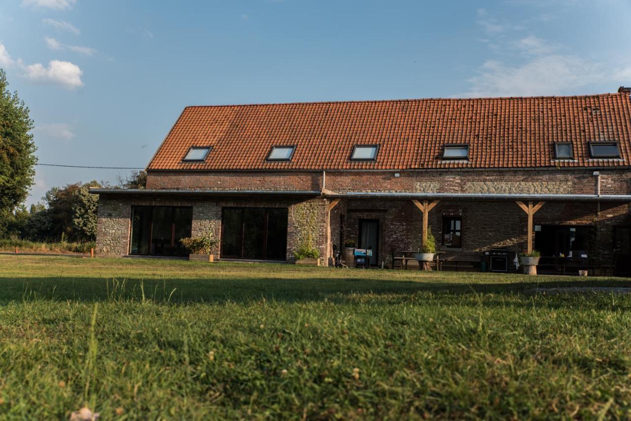 Au Petit Canteleu - Bed & Breakfast Beloeil エクステリア 写真