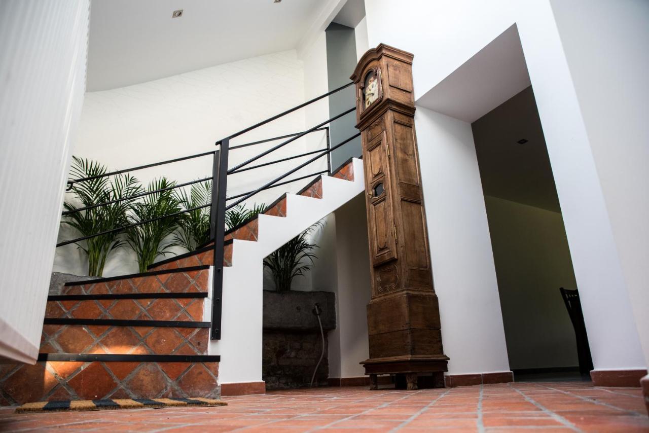 Au Petit Canteleu - Bed & Breakfast Beloeil エクステリア 写真