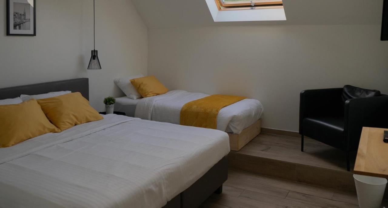 Au Petit Canteleu - Bed & Breakfast Beloeil エクステリア 写真