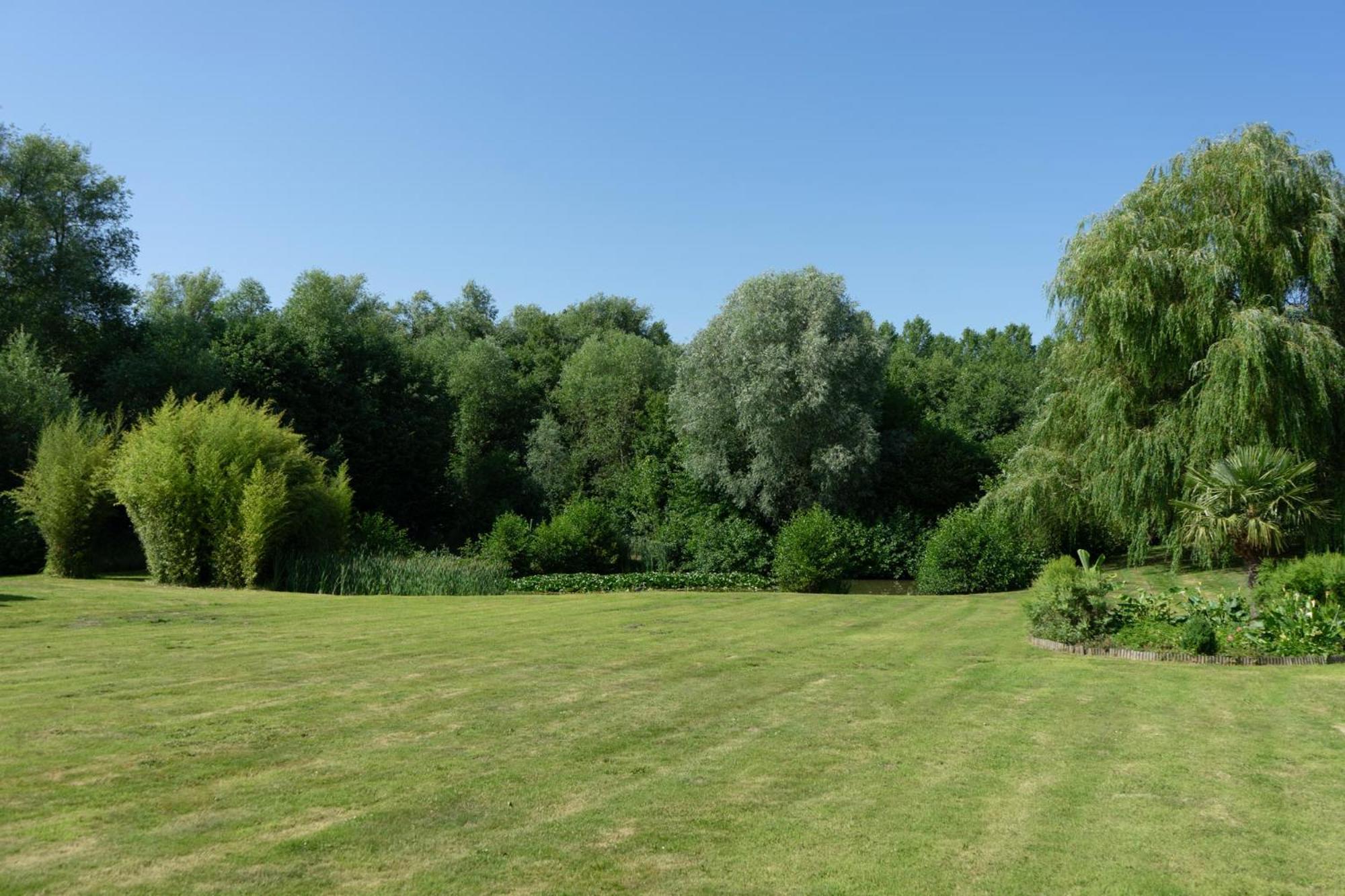 Au Petit Canteleu - Bed & Breakfast Beloeil エクステリア 写真