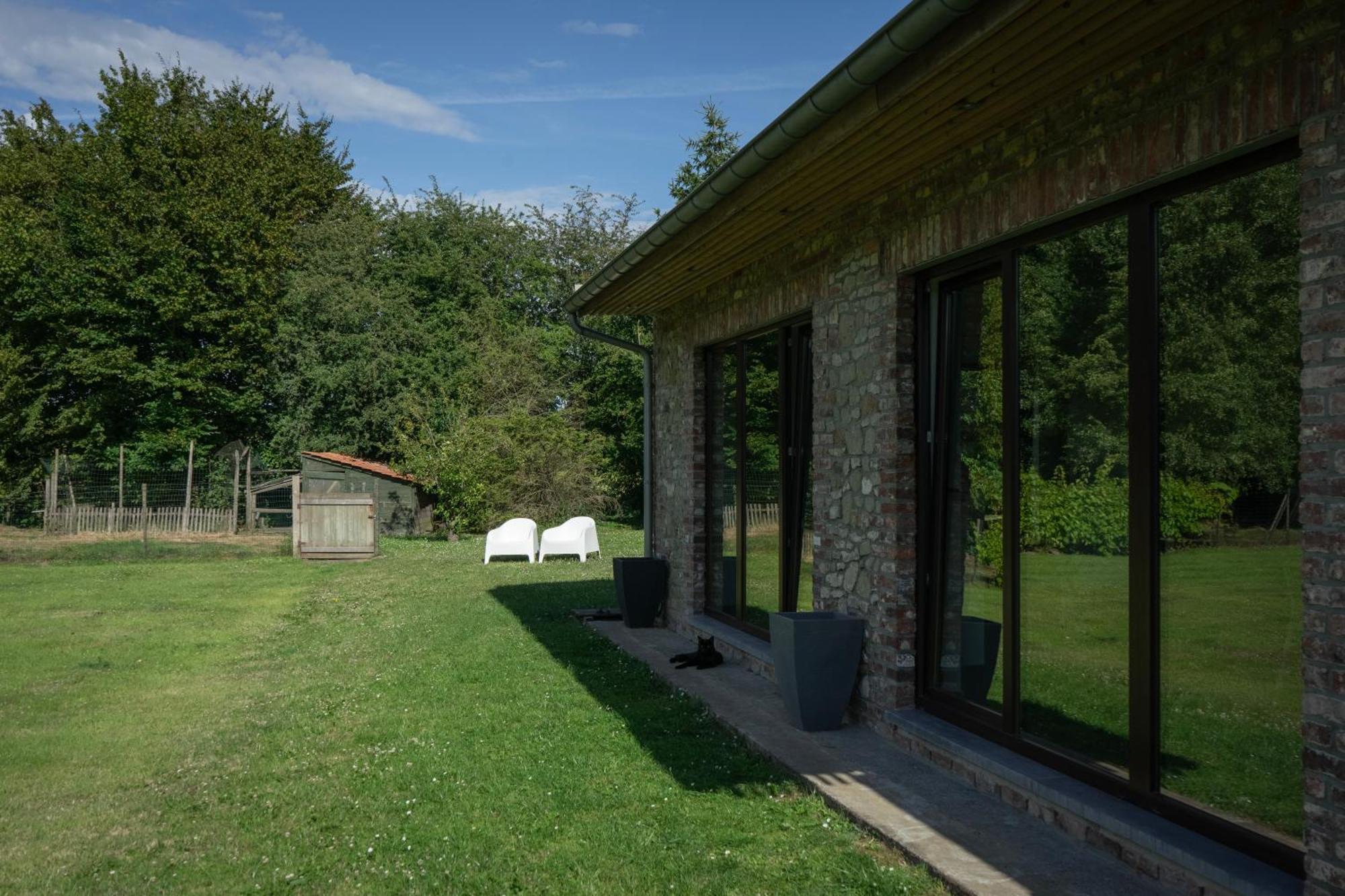 Au Petit Canteleu - Bed & Breakfast Beloeil エクステリア 写真